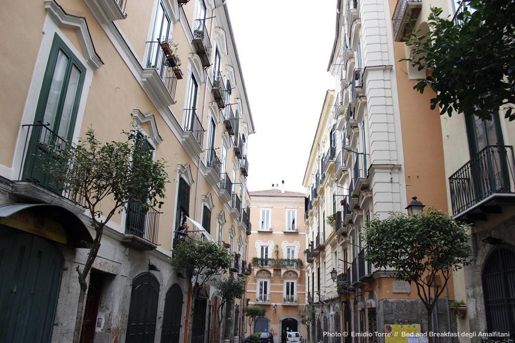 Amalfitani Salerno Centro Acomodação com café da manhã Exterior foto