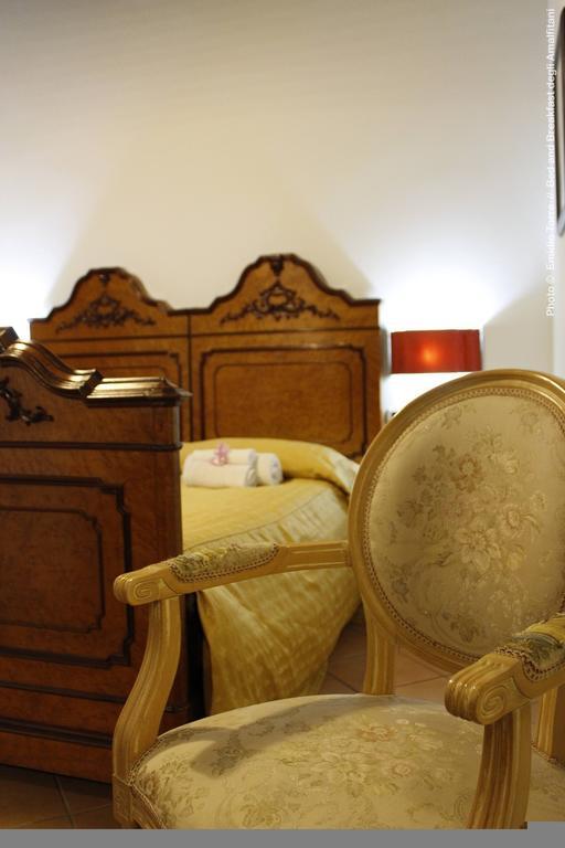 Amalfitani Salerno Centro Acomodação com café da manhã Quarto foto